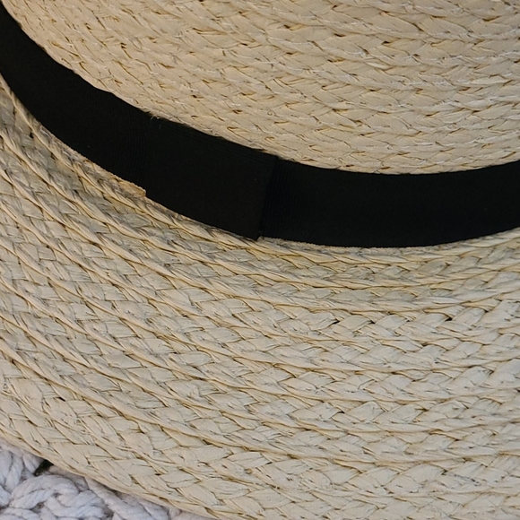 SUMMER CREME AND BLACK HAT.BO HO CHIC - Picture 7 of 16